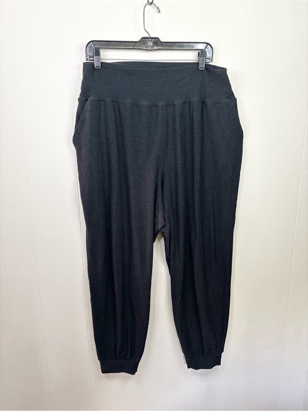 Beyond Yoga black grey darkest night midi jogger pants pull on buttery soft 2X - Picture 3 of 5